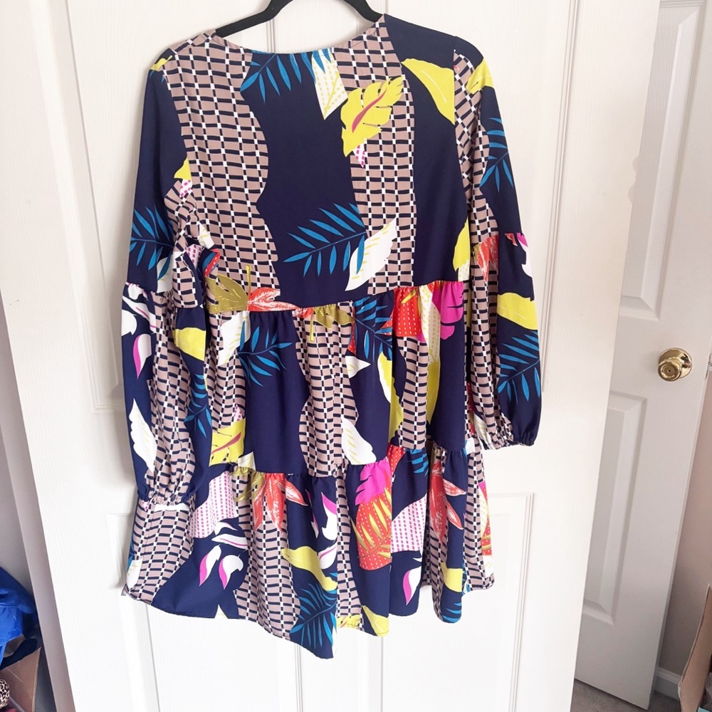 Amazon Fashion Colorful Geometric Print Women's Top Size Small - Picture 5 of 5